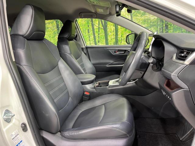 RAV4 ハイブリッドG 4WD 純正SDナビ バックカメラ 寒冷地仕様 100V電源 セーフティセンス レーダークルーズ 禁煙車 電動リアゲート レザーシート パワーシート ドラレコ コーナーセンサー スマートキー(9枚目)