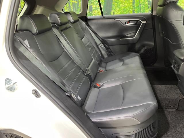 RAV4 ハイブリッドG 4WD 純正SDナビ バックカメラ 寒冷地仕様 100V電源 セーフティセンス レーダークルーズ 禁煙車 電動リアゲート レザーシート パワーシート ドラレコ コーナーセンサー スマートキー(10枚目)