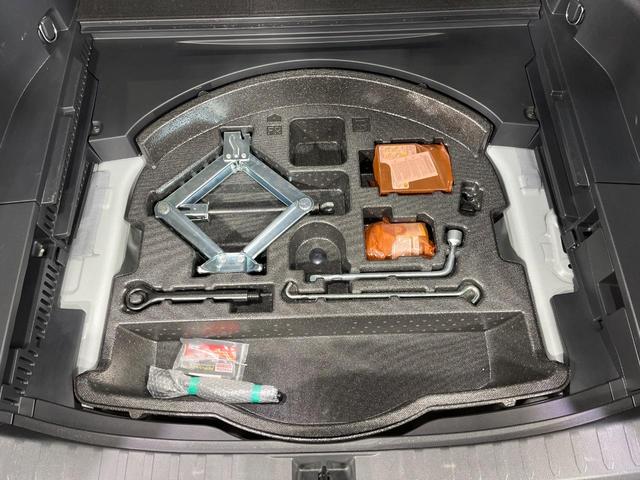 RAV4 ハイブリッドG 4WD 純正SDナビ バックカメラ 寒冷地仕様 100V電源 セーフティセンス レーダークルーズ 禁煙車 電動リアゲート レザーシート パワーシート ドラレコ コーナーセンサー スマートキー(60枚目)