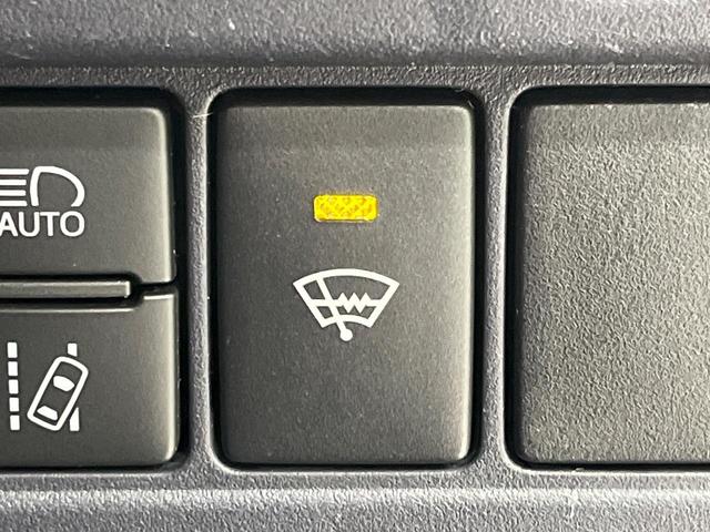 ヴォクシー ＺＳ　煌ＩＩ　４ＷＤ　両側電動ドア　純正９型ナビ　バックカメラ　寒冷地仕様　セーフティセンス　禁煙車　ドラレコ　スマートキー　ＬＥＤヘッド　ＥＴＣ　オートハイビーム　オートライト　デュアルエアコン　リアエアコン（7枚目）