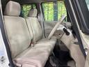 後部座席も気になるようなキズ・汚れやへたり等、大きなダメージはなく、良好な状態です。