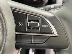 【クルーズコントロール】高速道路もラクラク走行。アクセルを離しても一定速度で走行ができ、長距離運転時の負担を軽減！加速・減速も簡単なスイッチ操作で調整できます。 6