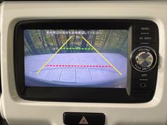 【バックカメラ】駐車時に後方がリアルタイム映像で確認できます。大型商業施設や立体駐車場での駐車時や、夜間のバック時に大活躍！運転スキルに関わらず、今や必須となった装備のひとつです！ 4