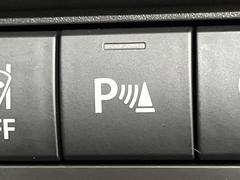 【コーナーセンサー】バンパーに付いたセンサーが障害物を検知！一定の距離に近づくとアラートで教えてくれます♪狭い駐車スペースや車庫入れ時も安心ですね☆ 6