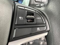 �ڥ����ץƥ��֥��롼������ȥ�����۹�®ƻϩ�Ǥ�Ĺ��Υ���Ԥ��ڤˡ�����ư��®�٤��ݤĥ��롼������ȥ����뤬�����ͷڸ������ƥ��Ϣ�Ȥ��������μ�ξ���Τ��Ƽִ֤��ݤĤ褦��®��Ĵ�ᤷ�Ƥ���ޤ����� 4