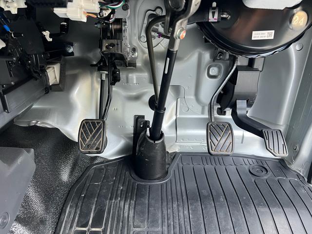 NT100クリッパートラック 幌車 走行距離1000km台 禁煙車 MT5速 AC ライトレベライザー Wエアバッグ(23枚目)