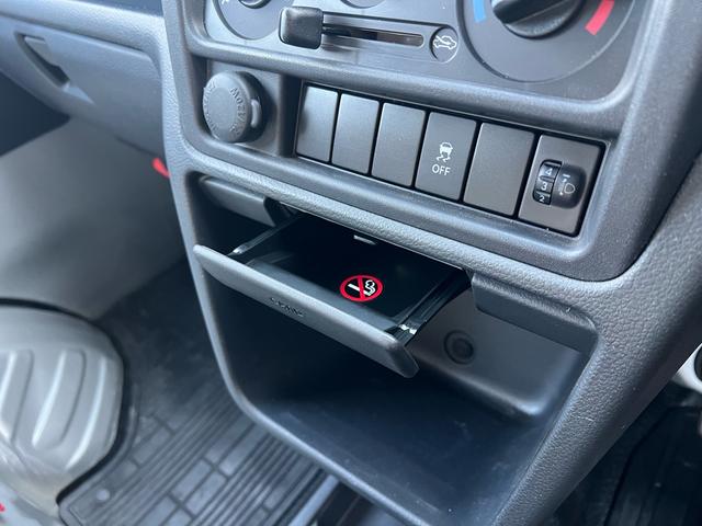 NT100クリッパートラック 幌車 走行距離1000km台 禁煙車 MT5速 AC ライトレベライザー Wエアバッグ(30枚目)