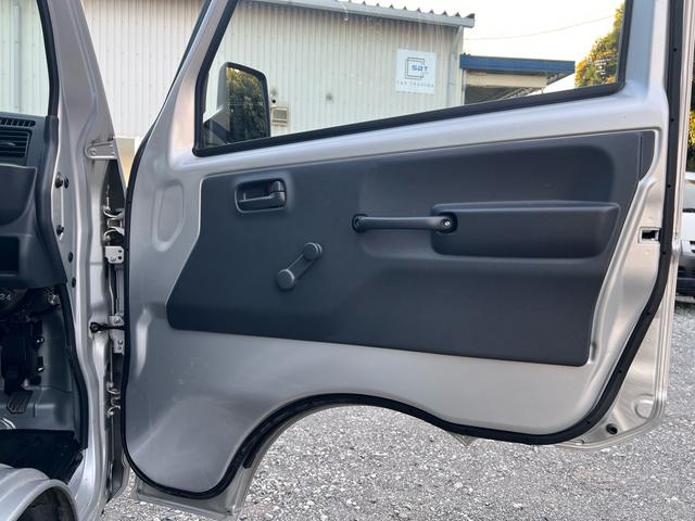 NT100クリッパートラック 幌車 走行距離1000km台 禁煙車 MT5速 AC ライトレベライザー Wエアバッグ(33枚目)