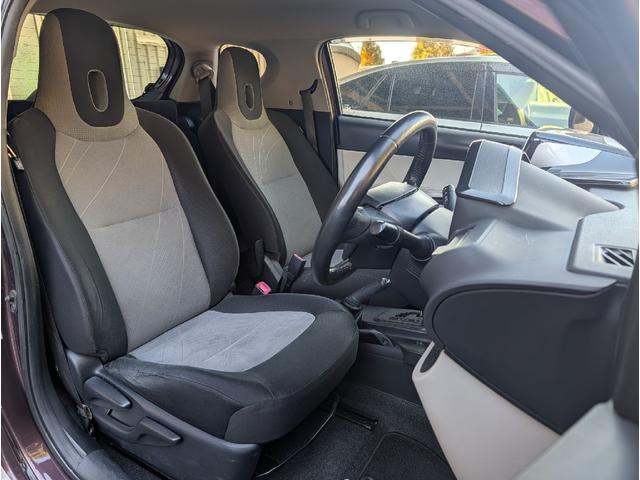 iQ 130G 車検令和9年8月 純正ナビ 地デジ Bluetooth プッシュスタート 純正AW16インチ 電動格納ミラー(11枚目)