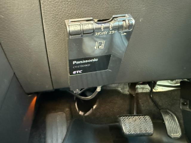 ＲＡＶ４ Ｘリミテッド　夏冬タイヤ　ナビバックカメラ　ＥＴＣ（3枚目）