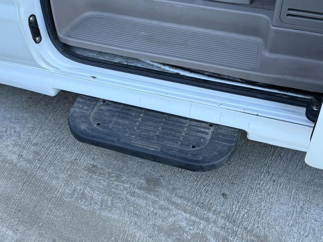 エブリイワゴン ＰＺターボスペシャル　ナビバックカメラ　両側パワースライドドア　電動サイドステップ　ヒッチメンバー　ルーフキャリア（3枚目）