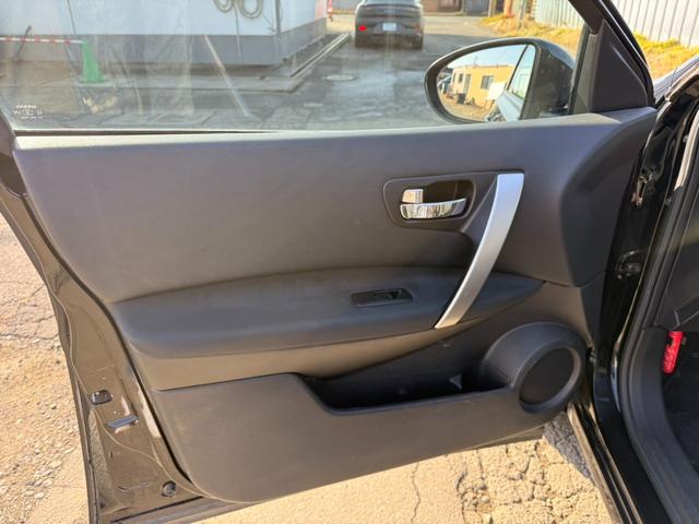 デュアリス 20G FOUR 夏冬タイヤ ナビバックカメラ ガラスサンルーフ(33枚目)