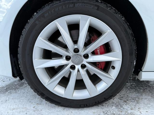 A7スポーツバック 2.0TFSIクワトロ 夏冬タイヤ 夏BBS20インチ ナビバックカメラ ETC ブレンボ 本革 パワーバックドア(24枚目)