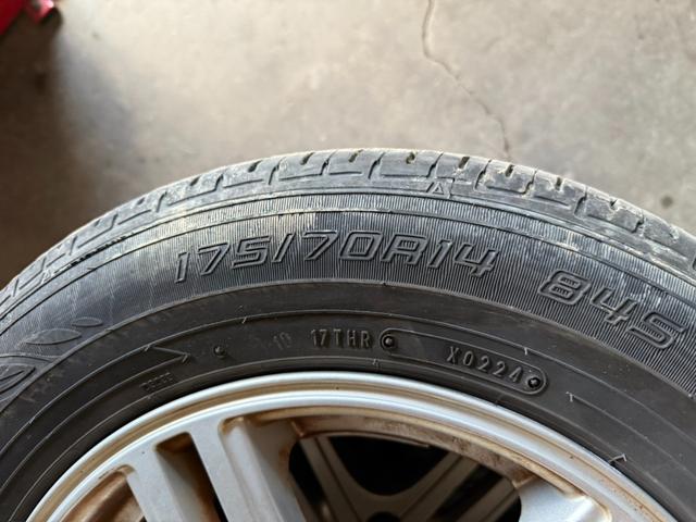 シエンタ 1.5ダイス ウェルC助手席リフトUP A 4WD 夏冬タイヤ(3枚目)