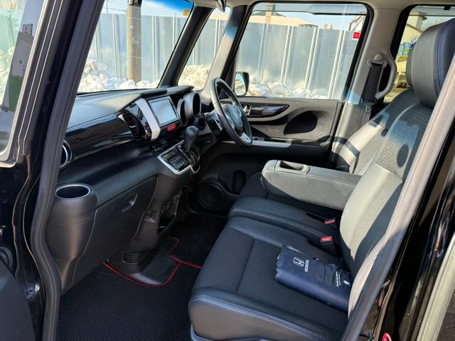 Ｎ－ＢＯＸカスタム Ｇ　ターボＳＳブラックスタイルパッケージ　ナビバックカメラ　両側パワースライドドア　エンスタ（6枚目）