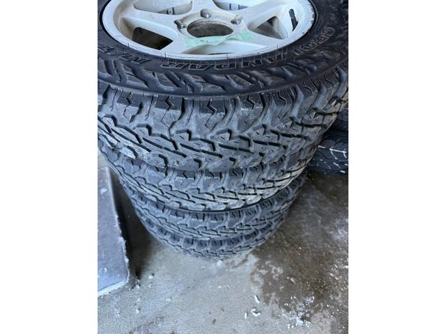 ジムニー ランドベンチャー　夏冬タイヤ（3枚目）
