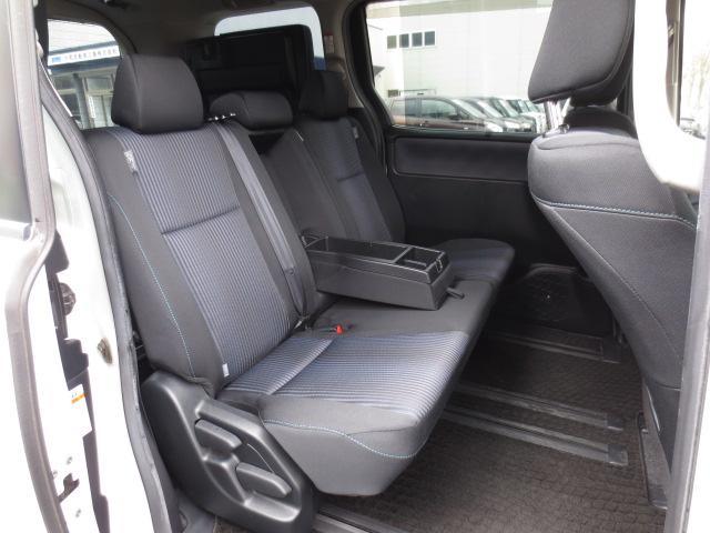 ヴォクシー ＺＳ　煌　４ＷＤ　８人乗　ナビＴＶ　バックカメラ　両側パワースライドドア　ＬＥＤヘッドライト　ＥＴＣ　スマートキー（19枚目）