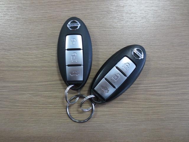 純正スマートキー２本付属しています。
