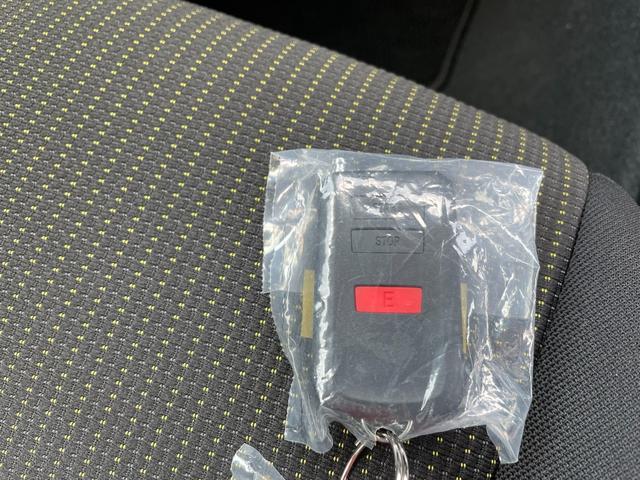 ジムニー ＸＣ　４型　純正エンジンスターター　社外ナビ・フルセグＴＶ　ＣＤ／ＤＶＤ再生　Ｂｌｕｅｔｏｏｔｈ　ＵＳＢ入力対応　バックカメラ　純正サイドバイザー　純正フロアマット　届出済未使用車　ＬＥＤヘッドライト（31枚目）