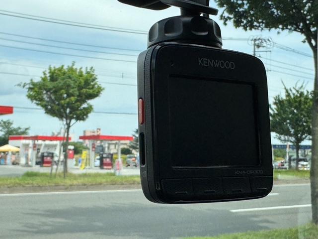 アルトワークス ベースグレード　４ＷＤ　ターボ　レカロシート　フジツボマフラー　カヤバ　５速マニュアル　ナビ　フルセグ　ＰＵＳＨスタート　盗難防止システム　オートライト　ダブルエアバック　衝突安全ボディ　イモビライザー　本州仕入れ（6枚目）