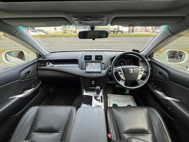クラウン ２．５アスリートｉ－Ｆｏｕｒ　プレミアムエディション　★サンルーフ★革シート★Ｂカメラ★Ｂｌｕｅｔｏｏｔｈ★ＥＴＣ★クルコン★エンスタ★シートヒーター★シートエアコン★パワーシート★ＰＵＳＨスタート★エアバック★盗難防止システム★キーレス★ナビ★ＴＶ（2枚目）