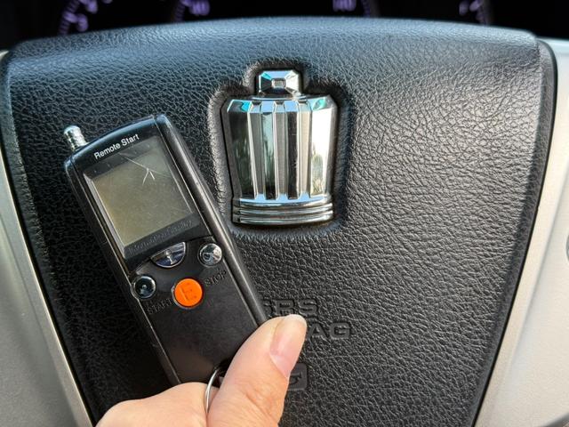 クラウン ２．５アスリートｉ－Ｆｏｕｒ　プレミアムエディション　★サンルーフ★革シート★Ｂカメラ★Ｂｌｕｅｔｏｏｔｈ★ＥＴＣ★クルコン★エンスタ★シートヒーター★シートエアコン★パワーシート★ＰＵＳＨスタート★エアバック★盗難防止システム★キーレス★ナビ★ＴＶ（17枚目）