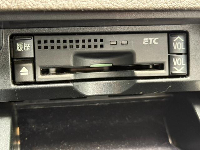 クラウン ２．５アスリートｉ－Ｆｏｕｒ　プレミアムエディション　★サンルーフ★革シート★Ｂカメラ★Ｂｌｕｅｔｏｏｔｈ★ＥＴＣ★クルコン★エンスタ★シートヒーター★シートエアコン★パワーシート★ＰＵＳＨスタート★エアバック★盗難防止システム★キーレス★ナビ★ＴＶ（18枚目）