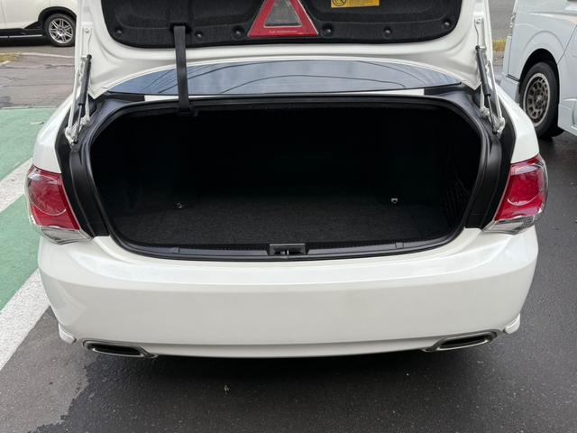 クラウン ２．５アスリートｉ－Ｆｏｕｒ　プレミアムエディション　★サンルーフ★革シート★Ｂカメラ★Ｂｌｕｅｔｏｏｔｈ★ＥＴＣ★クルコン★エンスタ★シートヒーター★シートエアコン★パワーシート★ＰＵＳＨスタート★エアバック★盗難防止システム★キーレス★ナビ★ＴＶ（35枚目）