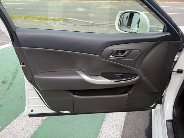 クラウン ２．５アスリートｉ－Ｆｏｕｒ　プレミアムエディション　★サンルーフ★革シート★Ｂカメラ★Ｂｌｕｅｔｏｏｔｈ★ＥＴＣ★クルコン★エンスタ★シートヒーター★シートエアコン★パワーシート★ＰＵＳＨスタート★エアバック★盗難防止システム★キーレス★ナビ★ＴＶ（43枚目）