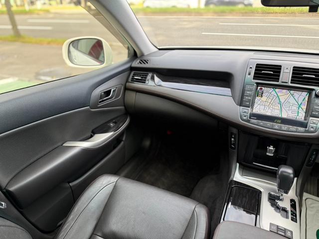 クラウン ２．５アスリートｉ－Ｆｏｕｒ　プレミアムエディション　★サンルーフ★革シート★Ｂカメラ★Ｂｌｕｅｔｏｏｔｈ★ＥＴＣ★クルコン★エンスタ★シートヒーター★シートエアコン★パワーシート★ＰＵＳＨスタート★エアバック★盗難防止システム★キーレス★ナビ★ＴＶ（45枚目）