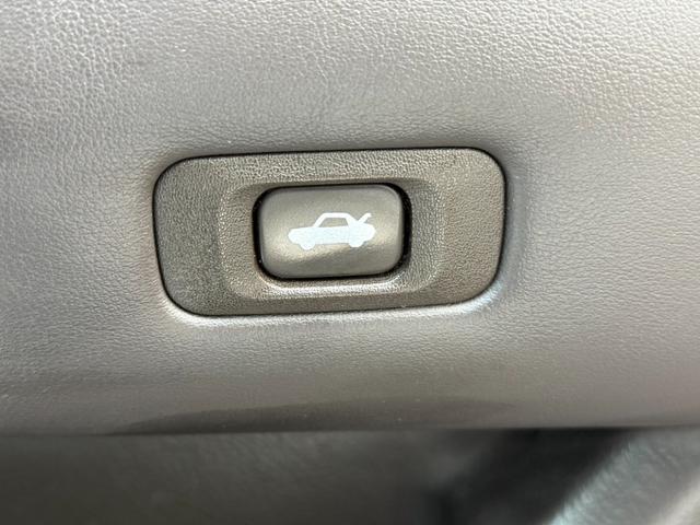 クラウン ２．５アスリートｉ－Ｆｏｕｒ　プレミアムエディション　★サンルーフ★革シート★Ｂカメラ★Ｂｌｕｅｔｏｏｔｈ★ＥＴＣ★クルコン★エンスタ★シートヒーター★シートエアコン★パワーシート★ＰＵＳＨスタート★エアバック★盗難防止システム★キーレス★ナビ★ＴＶ（62枚目）