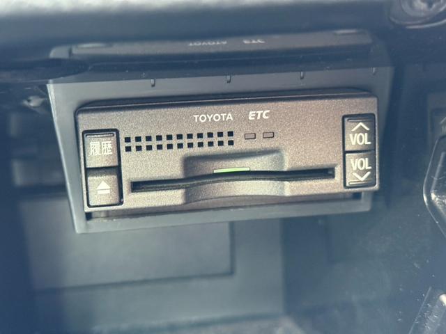 クラウン アスリートｉ－Ｆｏｕｒプレミアムエディション　★４ＷＤ★革シート★ＥＴＣ★Ｂカメラ★クルコン★シートヒーター★ＰＵＳＨスタート★キーレス★ナビ★盗難防止システム★エアバック★本州仕入れ（13枚目）