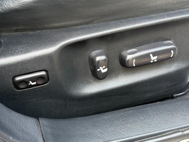 クラウン アスリートｉ－Ｆｏｕｒプレミアムエディション　★４ＷＤ★革シート★ＥＴＣ★Ｂカメラ★クルコン★シートヒーター★ＰＵＳＨスタート★キーレス★ナビ★盗難防止システム★エアバック★本州仕入れ（28枚目）