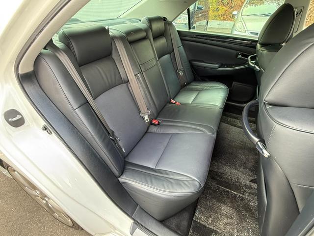 クラウン アスリートｉ－Ｆｏｕｒプレミアムエディション　★４ＷＤ★革シート★ＥＴＣ★Ｂカメラ★クルコン★シートヒーター★ＰＵＳＨスタート★キーレス★ナビ★盗難防止システム★エアバック★本州仕入れ（31枚目）