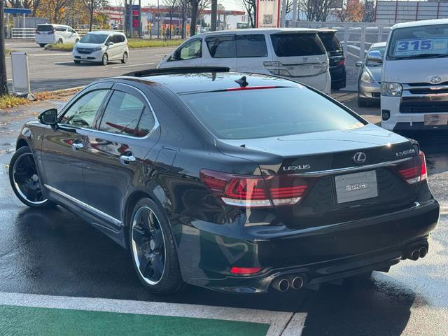 ＬＳ ＬＳ６００ｈ　Ｆスポーツ　★４ＷＤ★革シート★サンルーフ★ＴＲＤマフラー★エアロ★マークレビンソンサウンド★ロリンザＡＷ★ＥＴＣ★Ｂカメラ★Ｂｌｕｅｔｏｏｔｈ★パワーバックドア★パワーシート★キーレス★ナビ★本州仕入れ（32枚目）