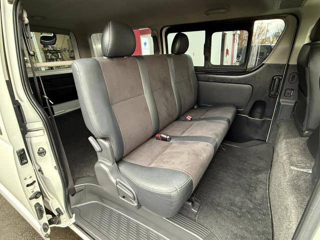 ハイエースバン スーパーＧＬ　ダークプライム　★４ＷＤ★Ｂｌｕｅｔｏｏｔｈ★ハーフレザーシート★Ｂカメラ★小窓★Ｗエアコン★ＥＴＣ★ドラレコ★助手席エアバック★スマートキー★ナビ★ＴＶ★本州仕入れ（33枚目）