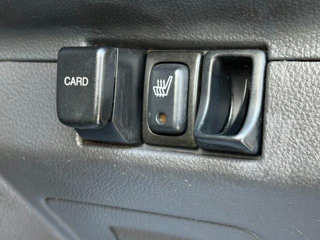 アルトラパン Ｘ　４ＷＤ　シートヒーター　エアバック　盗難防止システム　ナビ（6枚目）