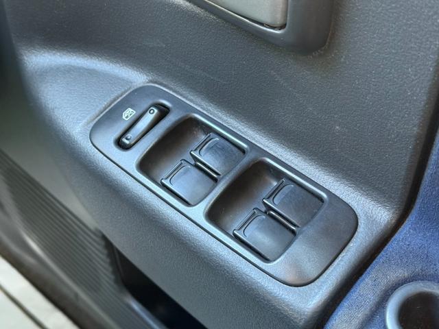 アルトラパン Ｘ　４ＷＤ　シートヒーター　エアバック　盗難防止システム　ナビ（42枚目）