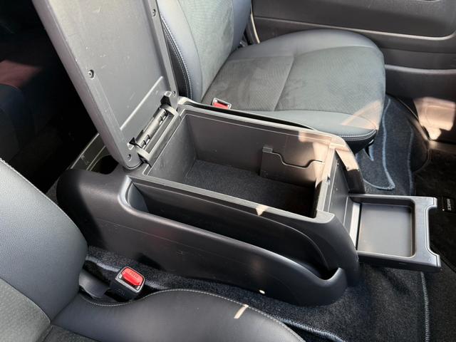 ハイエースバン スーパーGL ダークプライムII ★寒冷地仕様★両側PWスライドドア★禁煙車★Bluetooth★モデリスタフロントエアロ★デジタルインナーミラー★ベッドキット★Bカメラ★ETC★パノラマモニター★ドラレコ★ナビ★TV★本州仕入れ(68枚目)