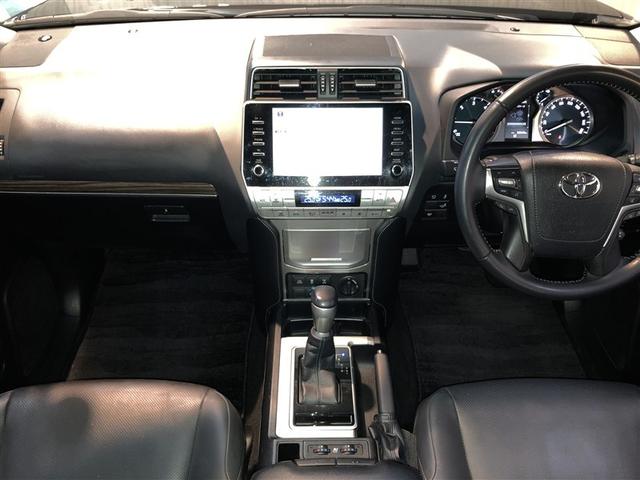 清潔で広々した座席です！是非、現車を見て体感してみてください。