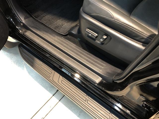 サイドステップがあるので乗り降りもラクラク！