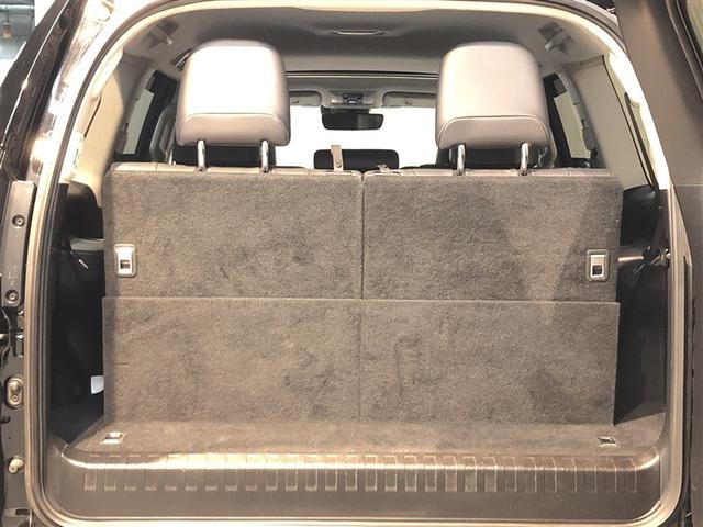 ラゲージスペース、積み荷に合わせて自由に変化。