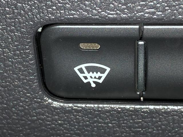 プリウス S 衝突軽減 4wd フルセグTV エアコン LEDヘッドライト バックガイドモニター クルコン 寒冷地仕様 ETC車載器 盗難防止システム メモリナビ パワーステアリング カーテンエアバック ABS(26枚目)