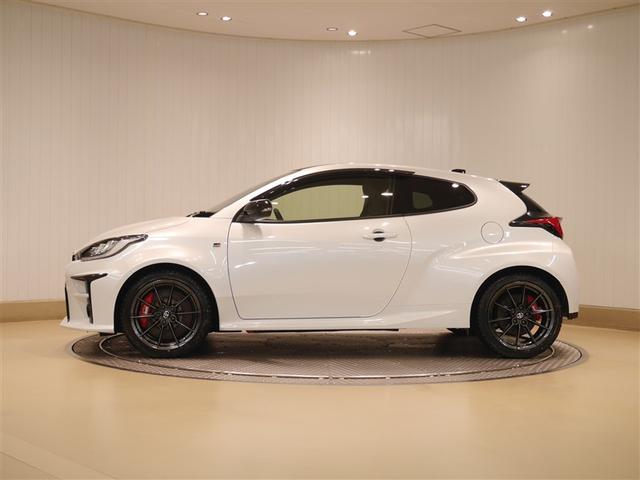 ＧＲヤリス ＲＺ　ハイパフォーマンス　１オーナ　Ｉストップ　ＬＥＤヘッド　盗難防止システム　バックガイドモニター　ＡＷＤ　フルオートエアコン　横滑り防止装置付き　アクティブクルーズコントロール　スマートキ－　ミュージックプレイヤー接続可（2枚目）