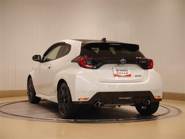 ＧＲヤリス ＲＺ　ハイパフォーマンス　１オーナ　Ｉストップ　ＬＥＤヘッド　盗難防止システム　バックガイドモニター　ＡＷＤ　フルオートエアコン　横滑り防止装置付き　アクティブクルーズコントロール　スマートキ－　ミュージックプレイヤー接続可（3枚目）