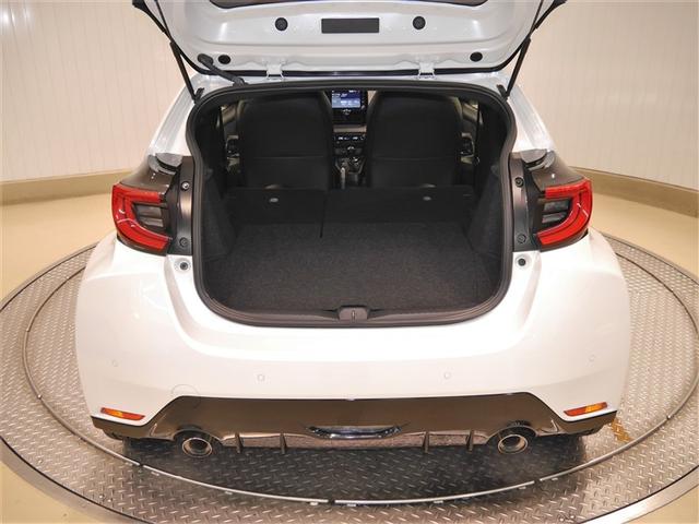 ＧＲヤリス ＲＺ　ハイパフォーマンス　１オーナ　Ｉストップ　ＬＥＤヘッド　盗難防止システム　バックガイドモニター　ＡＷＤ　フルオートエアコン　横滑り防止装置付き　アクティブクルーズコントロール　スマートキ－　ミュージックプレイヤー接続可（10枚目）