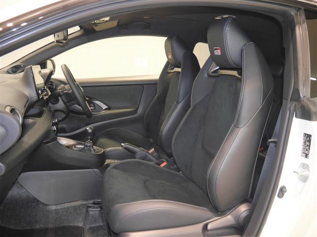 ＧＲヤリス ＲＺ　ハイパフォーマンス　１オーナ　Ｉストップ　ＬＥＤヘッド　盗難防止システム　バックガイドモニター　ＡＷＤ　フルオートエアコン　横滑り防止装置付き　アクティブクルーズコントロール　スマートキ－　ミュージックプレイヤー接続可（12枚目）