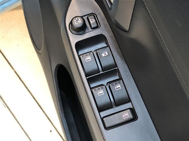 パワーウインドウスイッチでドアガラスを開閉できます。