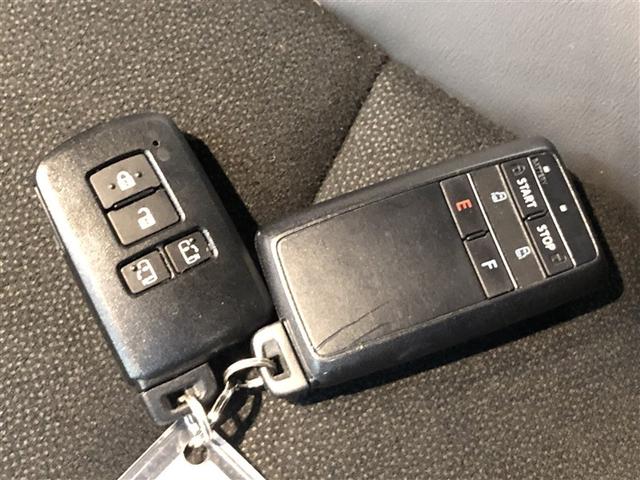 ノア Ｓｉ　ダブルバイビー　ＬＥＤヘッドランプ　オートクルーズコントロール　ナビ＆ＴＶ　両側パワースライドドア　ミュージックプレイヤー接続可　アルミホイール　ＤＶＤ再生　寒冷地　ドラレコ　ＶＳＣ　４ＷＤ　メモリーナビ　ＡＢＳ（25枚目）