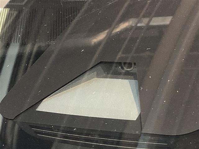 ヤリス Ｘ　追突防止装置　ドラレコ　ＶＳＣ　スマートキー＆プッシュスタート　イモビライザー　寒冷地仕様　マニュアルエアコン　ＥＴＣ付　ナビ　Ａクルコン　４ＷＤ　パワーウインドウ　ＡＢＳ　キーレス　エアバッグ（4枚目）